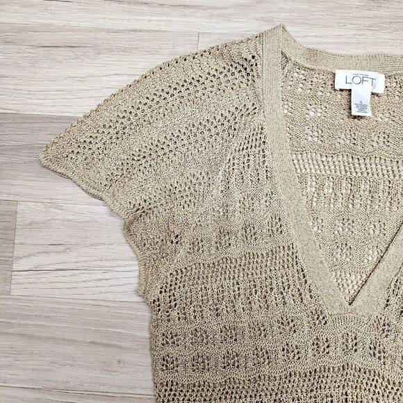 Ann Taylor LOFT Womens Tan Open Crochet V-neckline Blouse Flutter Sleeves Small - Picture 4 of 8